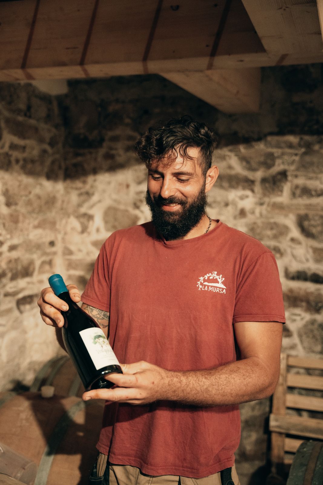 Il vignaiolo tra le botti